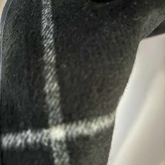 OLD NAVY SHAWL/ CAPE - Picture 3 of 4